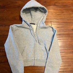 Brandy Melville Cropped sweatshirt